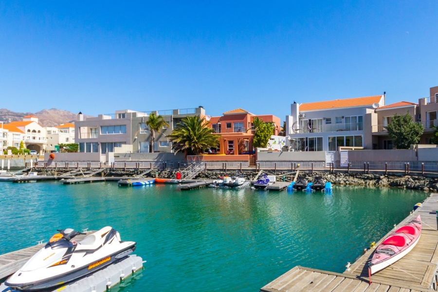 4 Bedroom Property for Sale in Harbour Island Western Cape